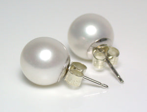 Round white freshwater pearl & 9ct gold earrings