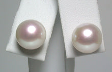 Load image into Gallery viewer, Round white freshwater pearl &amp; 9ct gold earrings