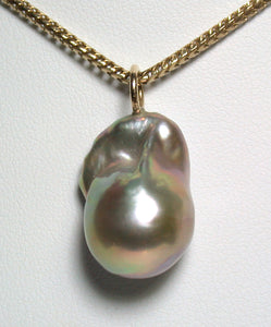 13x20mm gold-pink fireball pearl & 9 carat gold pendant