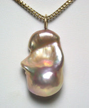 Load image into Gallery viewer, 20x28mm champagne-pink fireball pearl &amp; 9 carat gold pendant