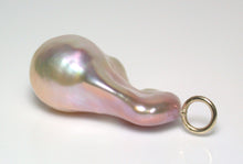 Load image into Gallery viewer, 20x28mm champagne-pink fireball pearl &amp; 9 carat gold pendant