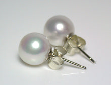 Load image into Gallery viewer, Round white freshwater pearl &amp; 9ct gold earrings