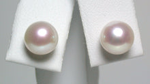 Load image into Gallery viewer, Round white freshwater pearl &amp; 9ct gold earrings