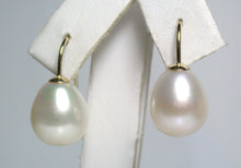 Load image into Gallery viewer, Stunning 11x13.5mm white pearl &amp; 9 carat gold earrings